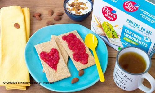 Tartines craquantes et compotée de fraises