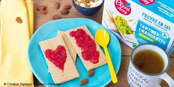 Tartines craquantes et compotée de fraises